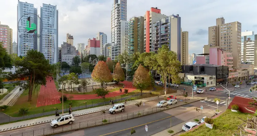 Apartamento com 185,00m² úteis, em frente ao Shopping Curitiba, 4 dormitórios, duas sacadas!