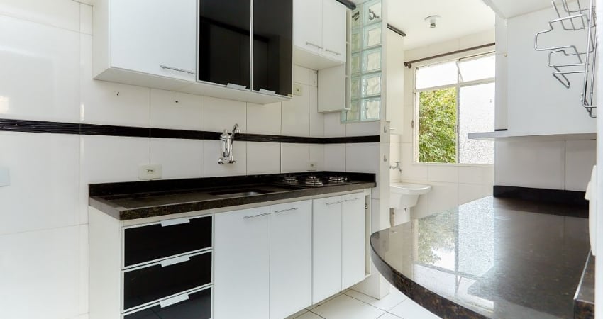 Apartamento de três quartos no Condomínio Portal do Iguaçu, no Campo Comprido divisa com Santa Quitéria;