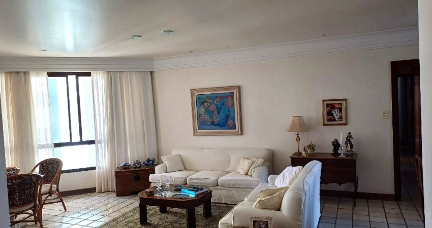Apartamento com 4 quartos para alugar na Rua Rosa dos Ventos, 39, Brotas, Salvador