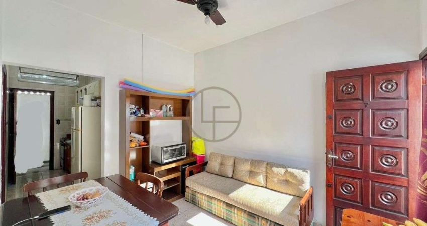 Casa de Condomínio Semi Mobiliada com Quintal na Zona 2