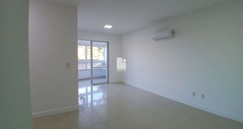 Apartamento com 3 quartos para alugar na Rua Pedro Vieira Vidal, --, Pantanal, Florianópolis
