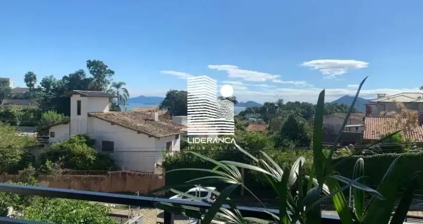 Casa em condomínio fechado com 4 quartos para alugar na Rua Jornalista Lázaro Bartolomeu, --, Centro, Florianópolis