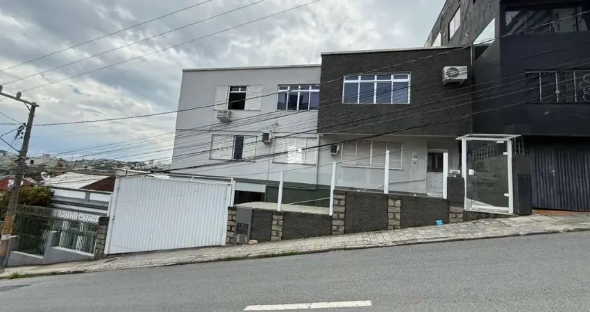 Casa em condomínio fechado com 3 quartos para alugar na Rua Hoepcke, --, Centro, Florianópolis