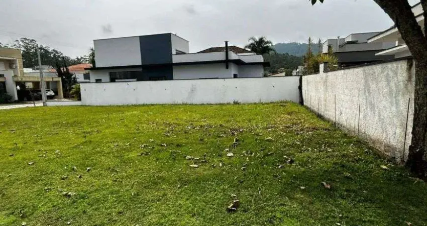 Lote de esquina plano com 360 m² a venda no condomínio veredas em mogi das cruzes
