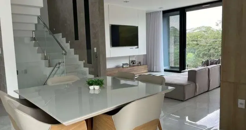 Sobrado com 04 dormitórios sendo 03 suítes e 05 vagas, imóvel incrível