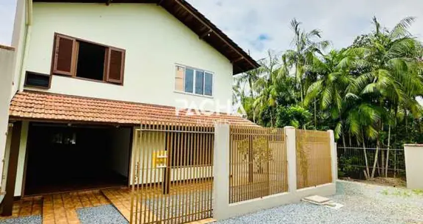 Casa com 3 quartos para alugar na Rua Bernardo Dornbusch, Vila Baependi, Jaraguá do Sul