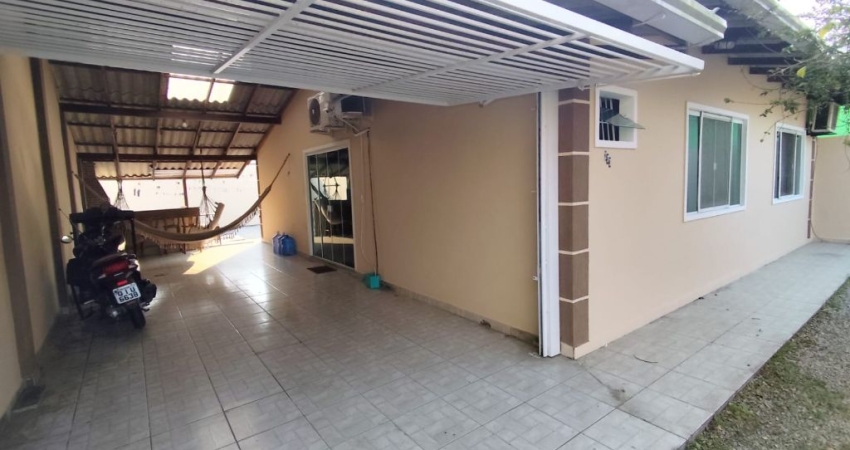 LINDA CASA C/ 3 DORMITORIOS A VENDA EM ITAJAÍ