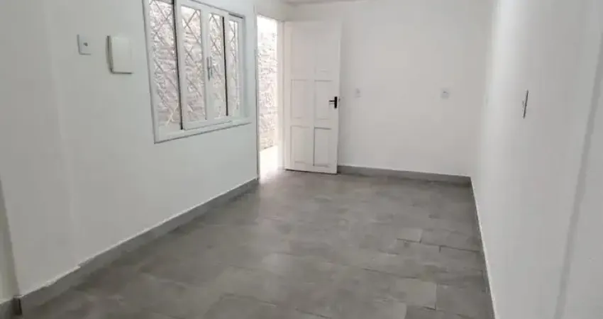 AMPLA quitinete disponível para LOCAÇÃO no Bairro Cordeiros