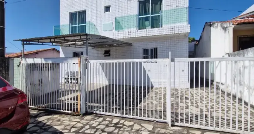 Apartamento Térreo com Área Privativa no Castelo | 82m² Totais, Sem Condomínio