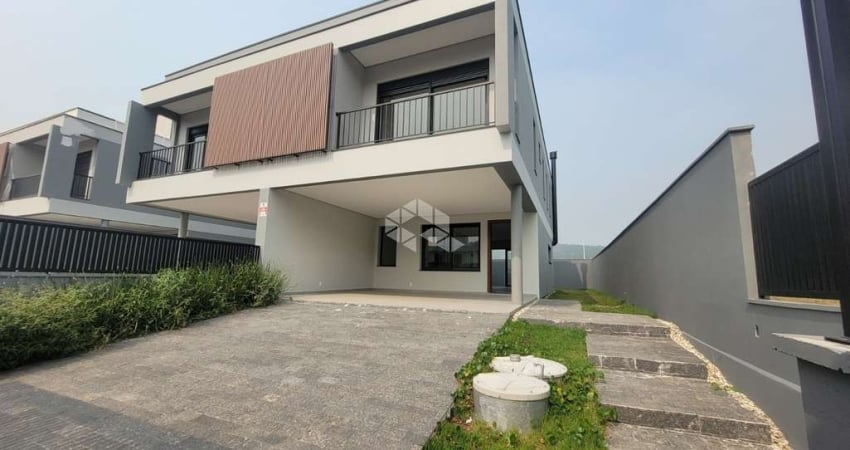 CASA NOVA NO RESIDENCIAL PANPLONA - 3 QUARTOS, SENDO 3 SUÍTES, LAVABO, CHURRASQUEIRA!