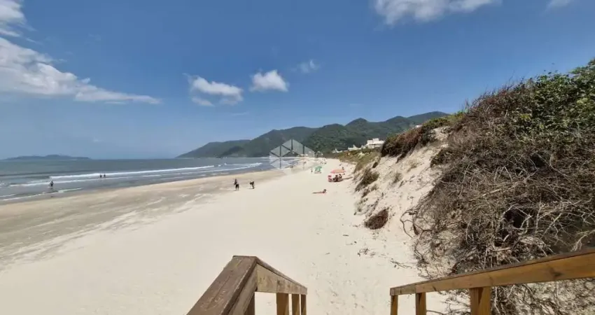 Terreno plano a pouco metros do mar na praia dos açores em florianópolis!