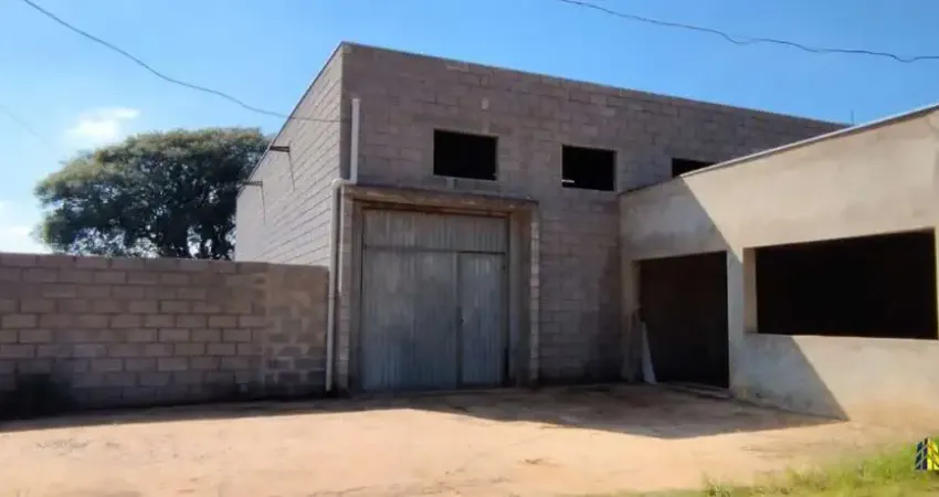 Barracão / Galpão / Depósito à venda na Nilton Solonni, 01, Caetezal de Cima, Piedade