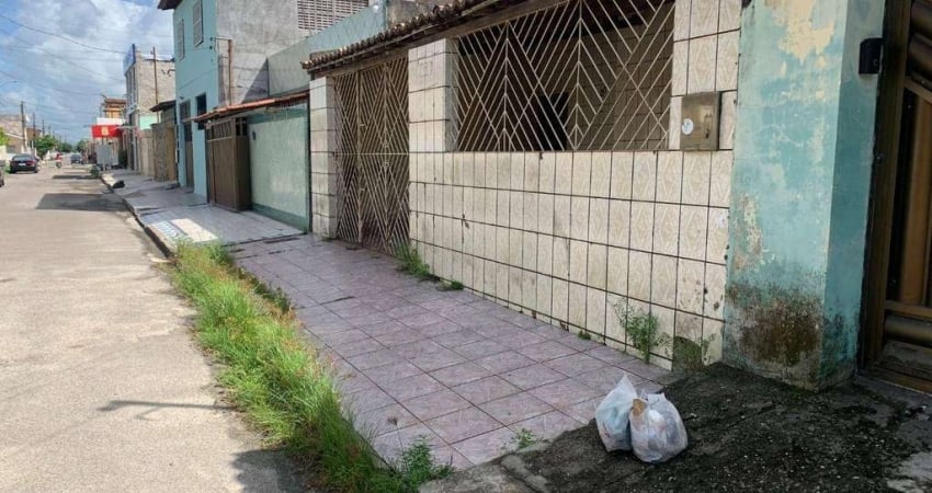 Casa à venda no Cj Eduardo Gomes. Próximo ao G Barbosa.