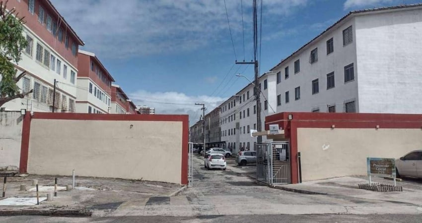 Condomínio Praias do Ceará - Apartamento com 3 dormitórios para alugar, 65 m² por R$ 850,00/mês - Farolândia - Aracaju/SE