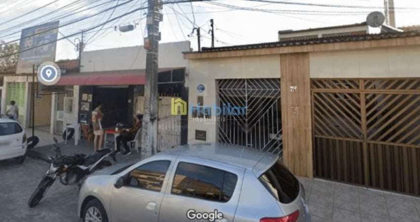 Casa Grande à venda na Av Poço do Mero, Bugio. 02 pavimentos e um ponto comercial. 330m² .
