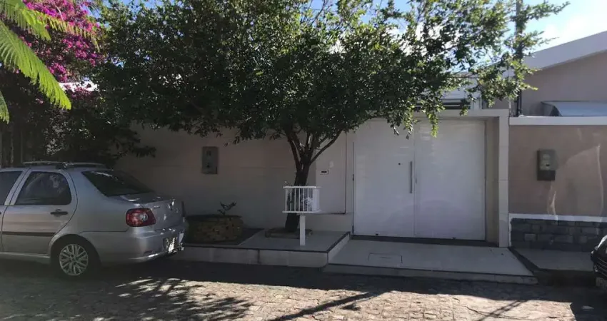 Casa à venda na Farolândia. Próximo ao palácio do governo. Oportunidade.