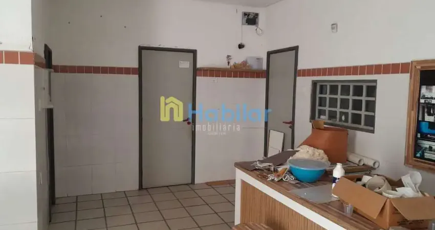 Galpão à venda com 300m² no Siqueira Campos. R Nova Paraíba.