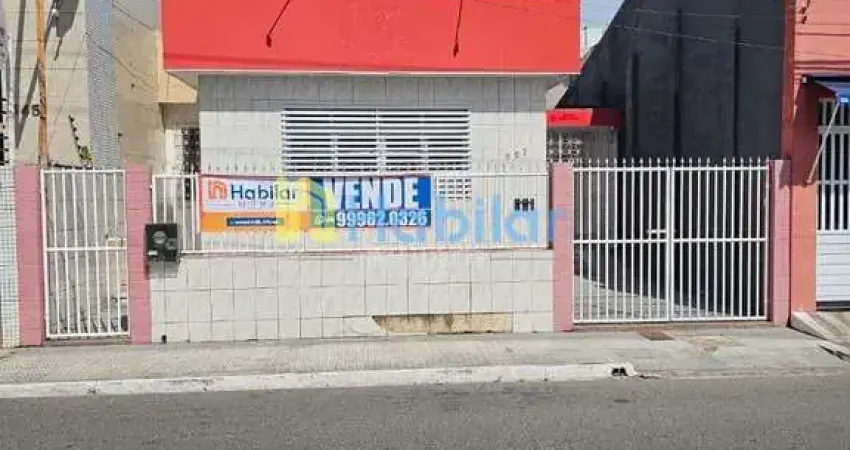 Casa na rua Arauá com 3 dormitórios à venda, 260 m² por R$ 500.000 - São José - Aracaju/SE