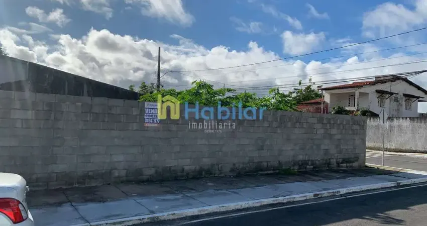 Terreno de Esquina à venda na Atalaia. Sombra e bem localizado. Aracaju/Se.