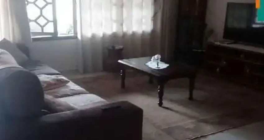 Sobrado a venda Jardim Pinheiros, São Paulo, SP, com 194m² de área construída, 4 dormitórios, sendo 2 suítes, sala, garagem 2 autos.