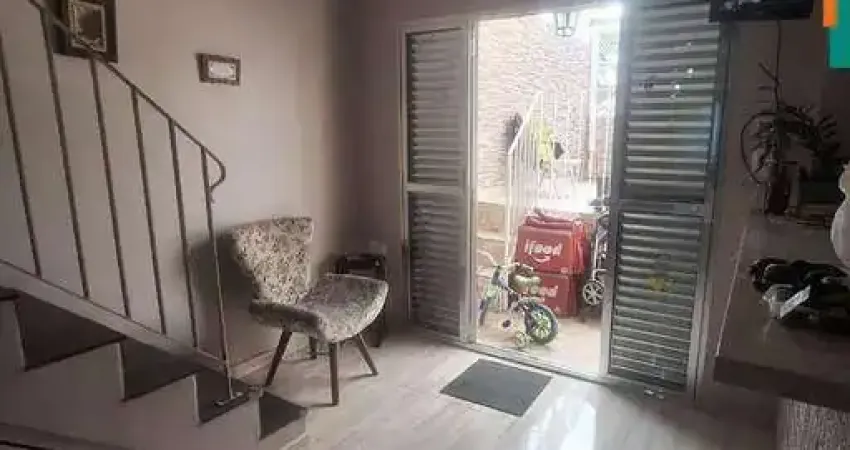 Sobrado para locação no Jardim Adhemar de Barros, São Paulo, SP, com 100 m² de área construída, 3 dormitórios, sendo 1 suíte, sala, garagem 3 autos.