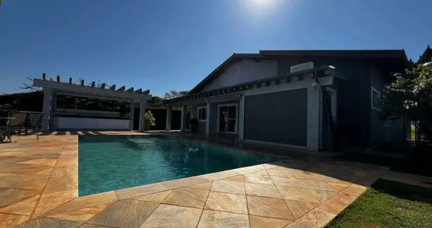Casa com 3 dormitórios, Piscina e Área Gourmet no Cond. Mont Serrat, Salto/SP