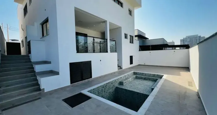 Casa de condomínio 3 Suítes com piscina no Condomínio Central Parque