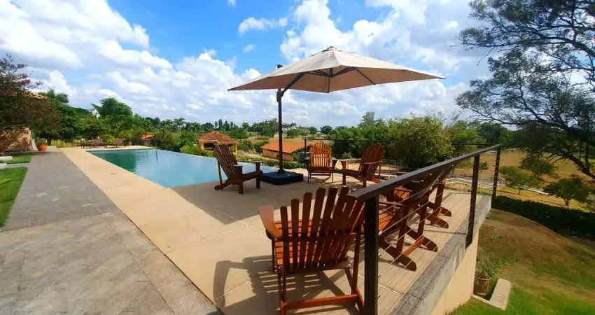 Linda casa no Condomínio Haras Paineiras, em Salto, com 5 suítes e piscina