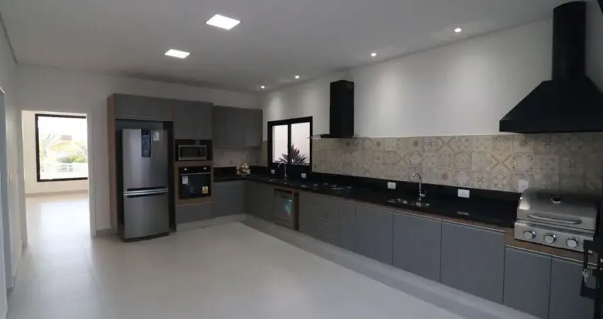 Casa com 3 Dormitórios e Área Gourmet no Condomínio Central Parque em Salto/SP