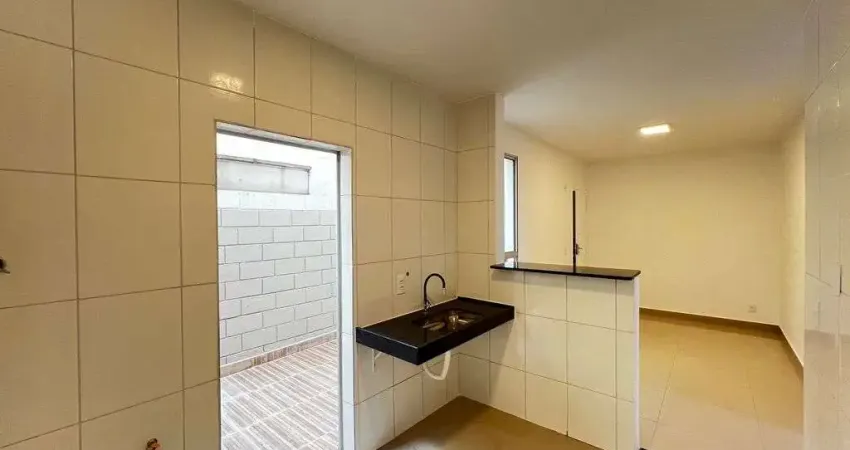 Apartamento garden com 2 dormitórios e 2 quintais, em salto/sp