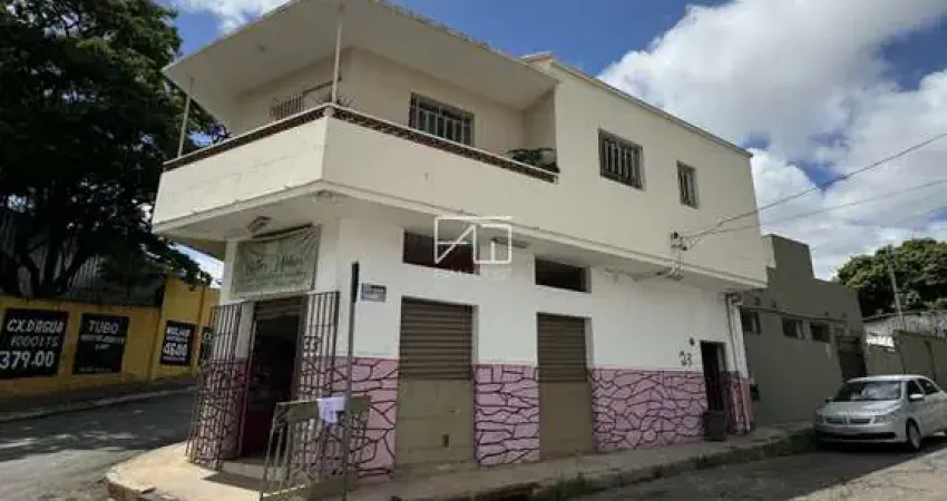 Casa com 3 quartos à venda na Rua Maria Helena, 33, Candelária, Belo Horizonte