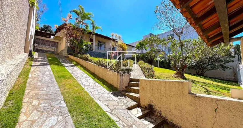 Casa com 4 quartos à venda na Dos Jacarandás, 40, São Luiz, Belo Horizonte