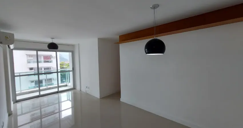 Alugo na abm - bosque marapendi - barra one - 2 quartos c/armários - ônibus privativo