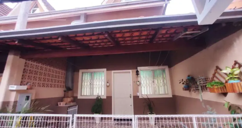 Sobrado com 3 quartos  à venda, 96.00 m2 por R$550000.00  - Pinheirinho - Curitiba/PR