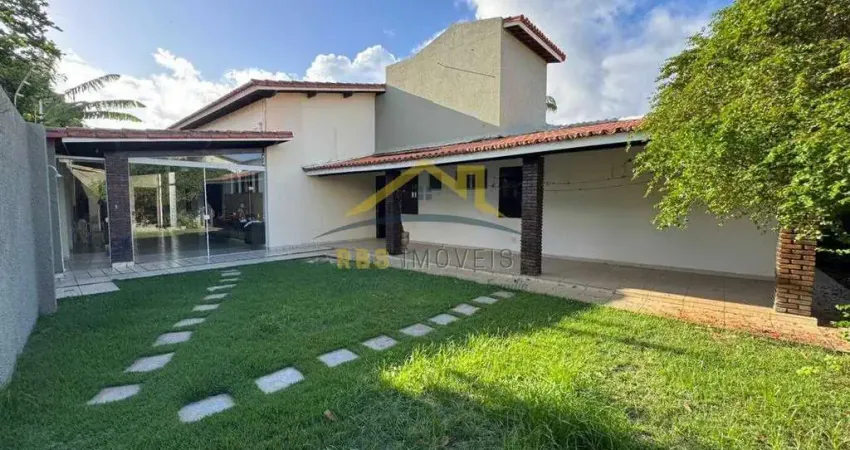 Vilas do Atlântico Casa Térrea 4/4 2 suítes 640m²