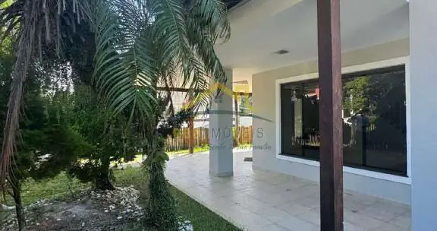 Lauro de Freitas Casa em Condomínio 4/4 3 suítes 315m²