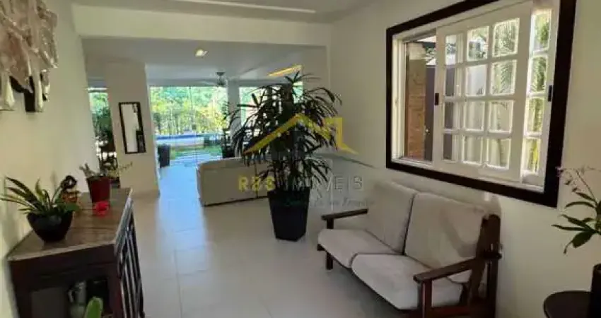 Residencial Quatro Rodas Golf - Itapuã Quatro Rodas Casa MOBILIADA 4/4 453m²