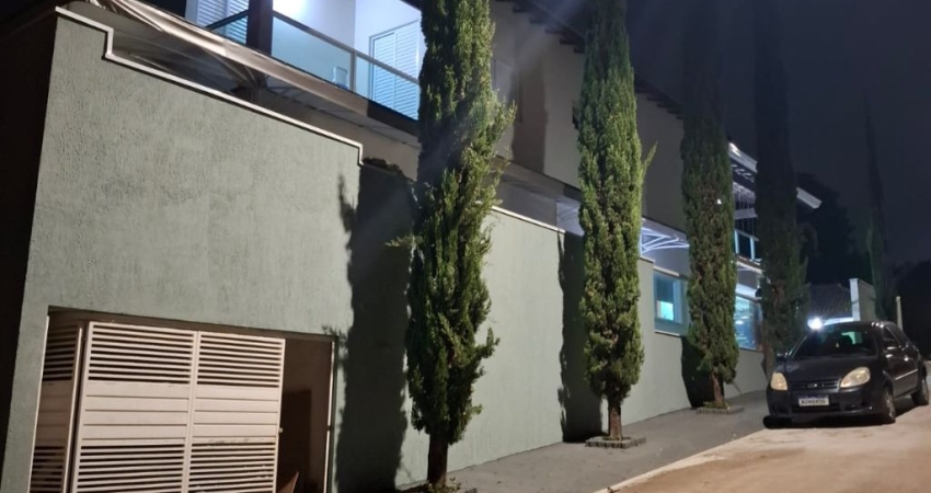 Casa Grande E Mobiliada De 3 Dormitórios Sendo 1 Suíte No Condomínio  Renascer 2 Jordanesia