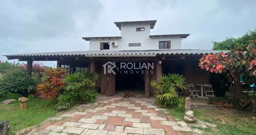 Casa de esquina Balneário Rondinha Nova - Arroio do Sal/RS Cód: 1701