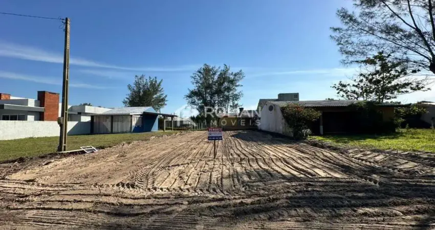 Terreno à venda na Av. Medeiros de Quadros, 706, Balneário São Jorge, Arroio do Sal