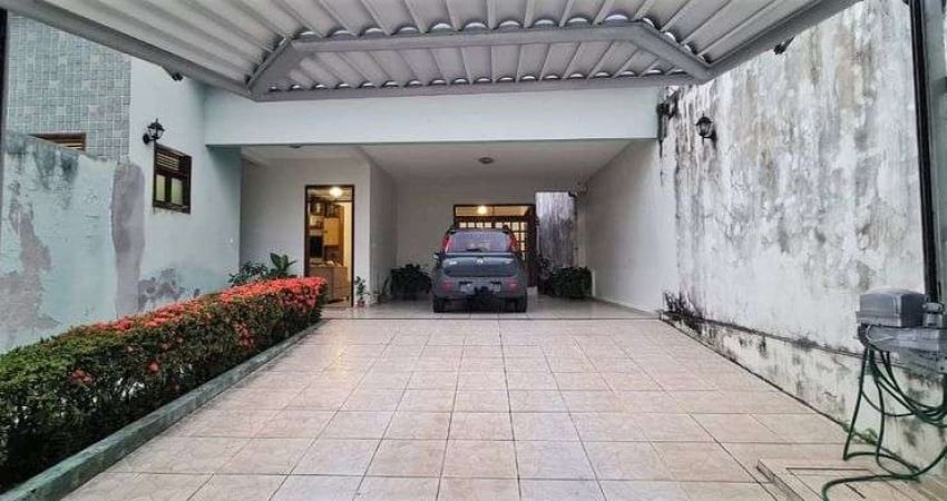 Procurando Casa para residência ou ponto comercial em área nobre no bairro de Candelária?!