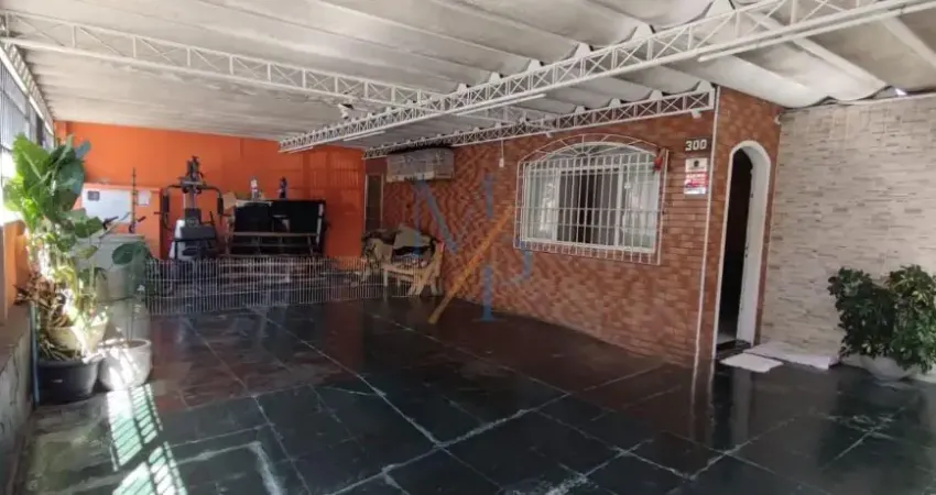 Linda casa térrea com 117m2 de área construída, e terreno de 206m - Jardim Ismênia - Zona Leste de SJC