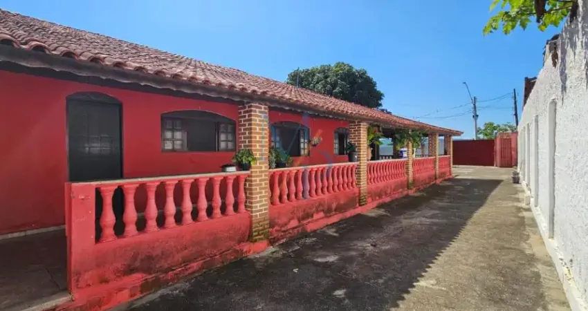 Linda chácara com 3 dormitórios e 10 vagas de garagem - Bairro Santa Cecília I
