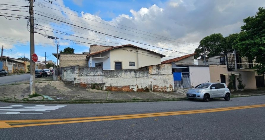 Casa com edícula - Ótima localização, no bairro Jardim Satélite