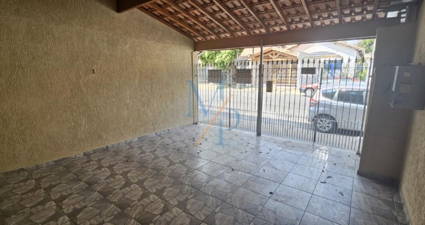 Excelente casa no Bosque dos Eucaliptos - Piso frio em toda casa e ótima localização, comércios na avenida próxima.