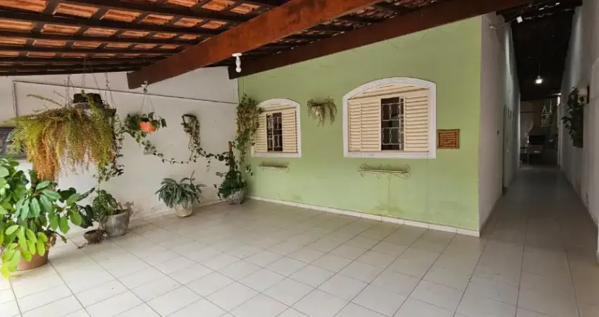 Casa com 3 dormitórios no Campo dos Alemães - Próximo ao poliesportivo do Campo