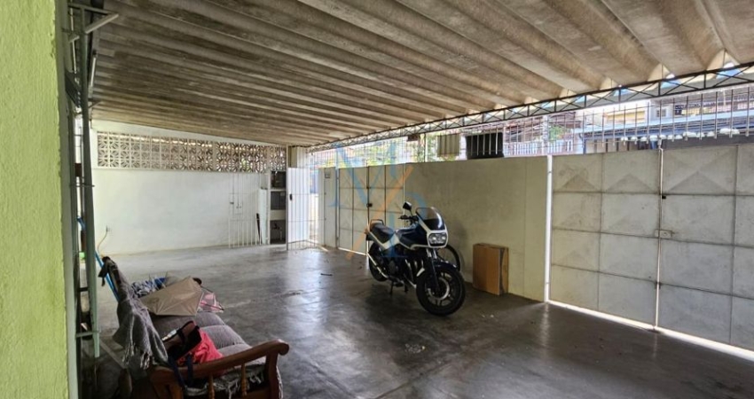 Casa com 3 dormitórios e 1 suíte - Ótima localização, com fácil acesso a comércios, serviços e a 10 minutos do Shopping Oriente