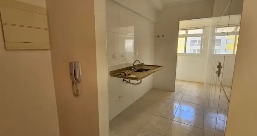 Lindo apartamento com 2 quartos e 1 suíte - Ótima localização, ficando em um condomínio confortável e com muitos lazeres - Comércios variados na região
