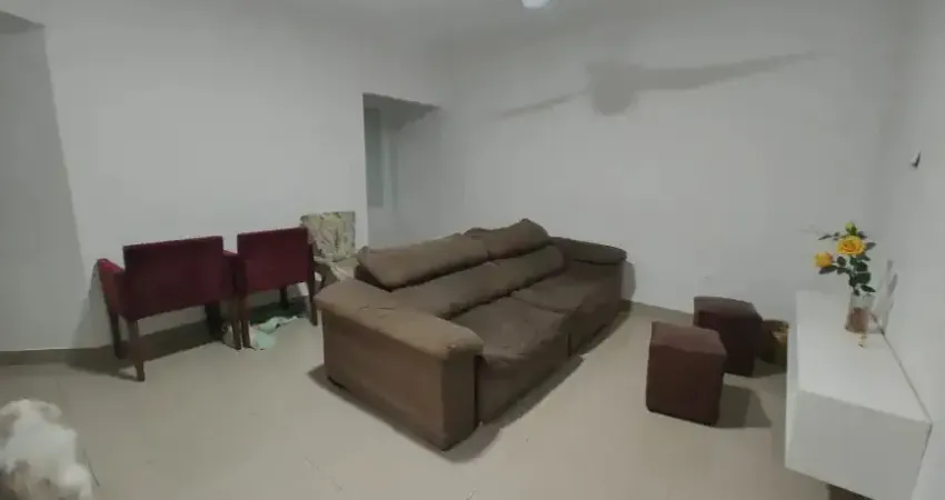 Linda casa com Área gourmet e 3 quartos - Fica na Vila das Flores, perto de escolas e comércios
