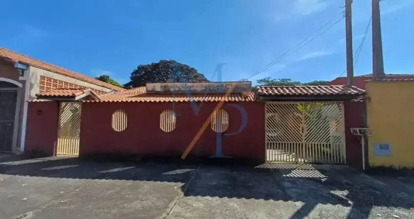 Linda casa com garagem para 4 carros e 1 suíte - Ótima localização, ficando em uma rua sem saída e próxima a Casa do Idoso